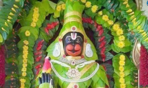 வெற்றி தரும் வெற்றிலை மாலை!