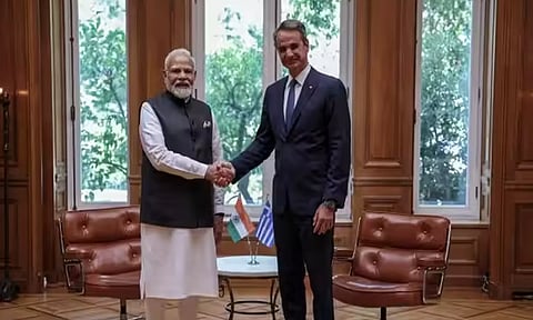 கிரீஸ் நாட்டிற்கு வந்த மோடிக்கு அமர்க்களமான வரவேற்பு