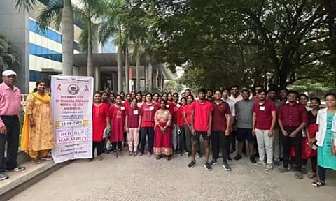 மணக்குளவிநாயகர் மருத்துவக் கல்லுாரியில் எய்ட்ஸ் விழிப்புணர்வு மாரத்தான் போட்டி நடைபெற்ற காட்சி.