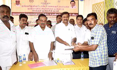 கைத்தறி நெசவாளர்களுக்கு இலவச மருத்துவ முகாம், நலத்திட்ட உதவிகள்