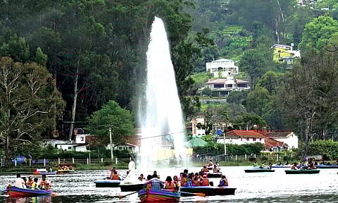 குளு குளு சீதோசணத்தால் கொடைக்கானலில் சுற்றுலா பயணிகள் உற்சாகம்