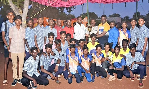 வெற்றிபெற்றவர்களுக்கு பரிசு வழங்கப்பட்டது.