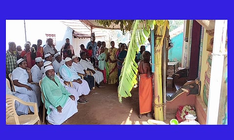 கரிசல்பட்டி கருப்பர் கோவில் விழாவில் பங்கேற்ற இஸ்லாமியர்கள்.