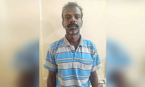 நாட்டு துப்பாக்கி வைத்திருந்த சரவணன்.