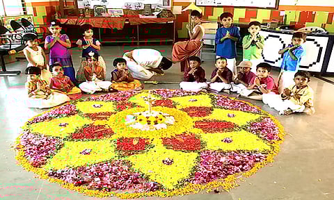 இலஞ்சி பாரத் மாண்டிசோரி பள்ளியில் ஓணம் பண்டிகை கொண்டாடிய போது எடுத்தபடம்.