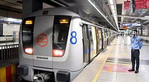 ரக்ஷா பந்தனை முன்னிட்டு கூடுதலாக 106 முறை ரெயில்கள் இயக்க முடிவு- டெல்லி மெட்ரோ அறிவிப்பு