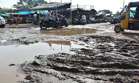 ஈரோடு மாவட்டத்தில் 2-வது நாளாக பரவலாக பெய்த மழை