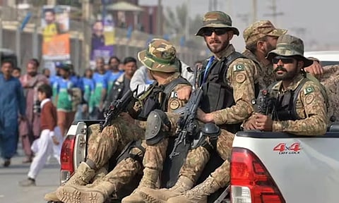 பாகிஸ்தானில் தற்கொலைப்படை தாக்குதல்- 9 ராணுவ வீரர்கள் பலி