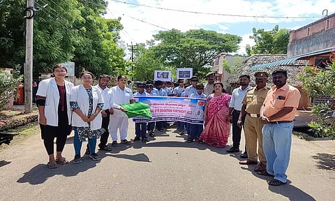 கண்தான விழிப்புணர்வு பேரணி நடந்த போது எடுத்த படம்.