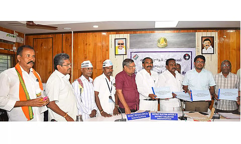 ராமநாதபுரம் மாவட்டத்தில் உள்ள 4 தொகுதிகளுக்கான மறு சீரமைக்கப்பட்ட வாக்குச்சாவடிகளின் இறுதிப்பட்டியலை கலெக்டர் விஷ்ணுசந்திரன் வெளியிட்டார். 