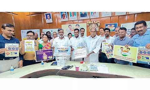 ‘எனது பில் எனது உரிமை’ என்ற பரிசு திட்டத்தை முதல்-அமைச்சர் ரங்கசாமி தொடங்கி வைத்த போது எடுத்த படம். 