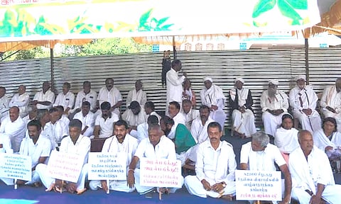 தேயிலைக்கு உரிய விலை வழங்க வேண்டி விவசாயிகள் உண்ணாவிரதம்