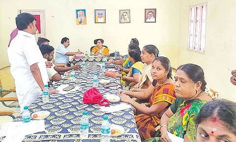 வைத்தீஸ்வரன்கோயில் பேரூராட்சி கூட்டம் நடந்தது.