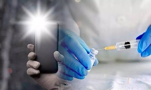 செல்போன் வெளிச்சத்தில் சிகிச்சை அளித்த டாக்டர்கள்- 2 பேர் உயிர் பிழைத்தனர்