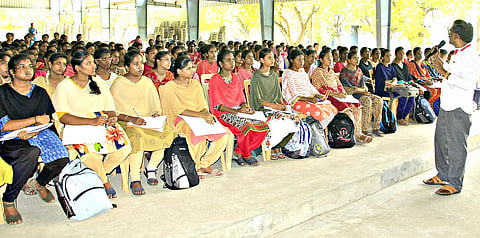 காளீஸ்வரி கல்லூரியில் பணி வாய்ப்பு கருத்தரங்கு