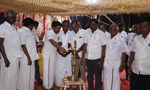 அப்பலோ சர்க்கைஸை மேயர் தினேஷ்கமார் தொடங்கி வைத்தக் காட்சி.