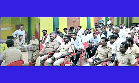 ஆலோசனை கூட்டத்தில் கலந்து கொண்டவர்களை படத்தில் காணலாம்.