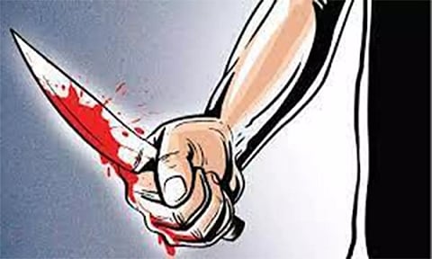 2 பேருக்கு கத்தி குத்து