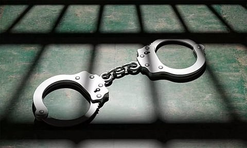 தொழிலாளியை தாக்கிய ஆட்டோ டிரைவர் கைது