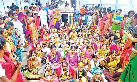 நல்லூர் ஆதிகேசவ பெருமாள் கோவிலில் கிருஷ்ண ஜெயந்தி விழா நடந்தது.