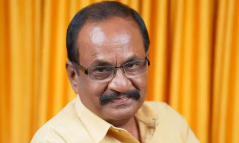 மாரிமுத்து உடலுக்கு நேரில் அஞ்சலி செலுத்திய திரைப்பிரபலங்கள்