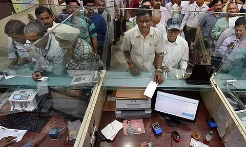 இனி கன்னட மொழியில்தான் வங்கிச்சேவை- அரசாணை கொண்டு வர கர்நாடக அரசு முடிவு