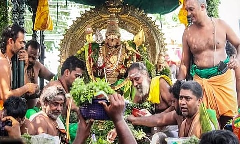 திருச்செந்தூரில் நாளை சுவாமிக்கு பச்சை சாத்தி வீதி உலா