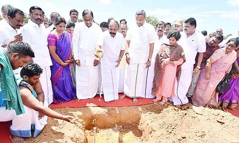 பிற மாநிலங்களுக்கு முன்மாதிரி முதல்-அமைச்சராக மு.க.ஸ்டாலின் திகழ்கிறார்