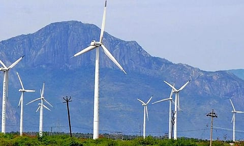 உச்சத்தில் காற்றாலை மின்சார உற்பத்தி: எரிசக்தி துறை அதிகாரிகள் தகவல்