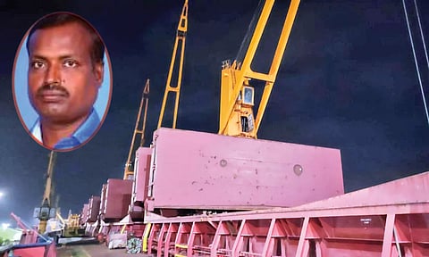 கிரேன் மூலம் கப்பலில் நிலக்கரி ஏற்றிய காட்சி - பலியான பாரத்