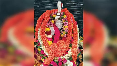 புதியதாக பிரதிஷ்டை செய்யப்பட்டுள்ள துவாரகமாயி சாய்பாபா.