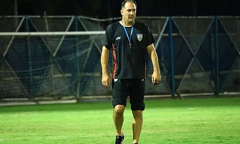 ஜோதிடம் பார்த்து வீரர்கள் தேர்வு: ஜோதிடருக்கு 15 லட்சம் சன்மானம்- இந்திய கால்பந்து அணியில் அதிர்ச்சி சம்பவம்