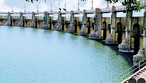 மேட்டூர் அணையில் இருந்து பாசனத்துக்குஇன்னும் 8 நாட்கள் மட்டுமே தண்ணீர் திறக்க முடியும்