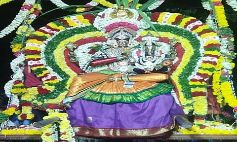 சித்தலூர் பெரியநாயகி அம்மன் கோவிலில் ஊஞ்சல் உற்சவம்