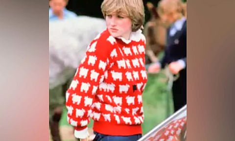 ரூ.9 கோடிக்கு ஏலம் போன இளவரசி டயானாவின் ஸ்வெட்டர்