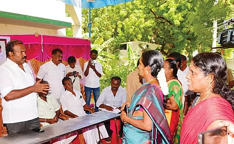 தூத்துக்குடி மாநகராட்சியில் பகுதி சபா கூட்டம் - பொதுமக்களிடம் கோரிக்கை மனுக்களை பெற்ற மேயர்