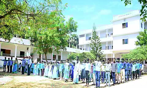 பாரதியார் மெட்ரிக் மேல்நிலைப் பள்ளியில் உலக ஓசோன் தின விழிப்புணர்வு உறுதிமொழி எடுக்கப்பட்டது