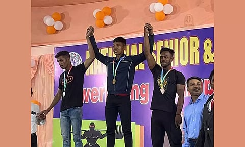 தேசிய வலுதூக்குதல் போட்டி: தமிழக அணிக்கு 2 பதக்கம்