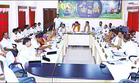 ஆயிரம் லிங்கா கோணா கோவிலில் புதிய ராஜகோபுரம் கட்டி கும்பாபிஷேகம் நடத்த முடிவு