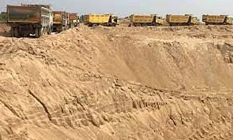 அமலாக்கத்துறை சோதனையால் மணல் குவாரிகள் முற்றிலும் முடங்கியது- ரூ.500 கோடி இழப்பு