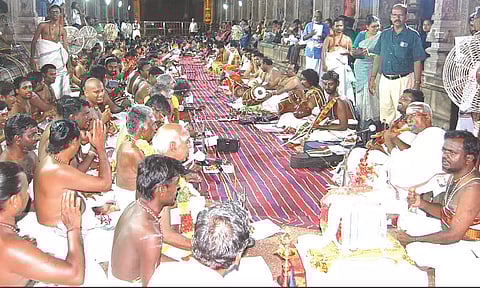 திருவானைக்காவலில் 108 ஓதுவா மூர்த்திகளின் தேவார திருமுறை இன்னிசை நிகழ்ச்சி