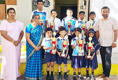 கீழக்கரை இஸ்லாமியா பள்ளி மாணவர்கள் சாதனை