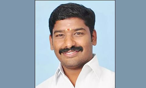 அரசு மேல்நிலைப்பள்ளியை உடனடியாக அமைக்க வேண்டும்-நகர்மன்ற தலைவர் கோரிக்கை