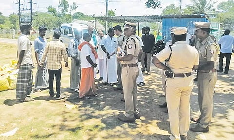 கவர்னர் ஆர்.என்.ரவி வருகையை முன்னிட்டு திருச்சி மத்திய மண்டல ஐ.ஜி. பாதுகாப்பு ஏற்பாடுகள் குறித்து ஆய்வு செய்யப்பட்டது.