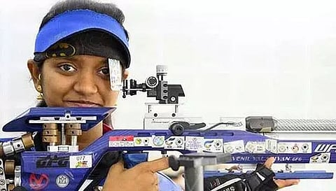 உலக கோப்பை துப்பாக்கிச் சுடுதல் போட்டி - தங்கம் வென்றார் இளவேனில் வாலறிவன்