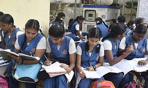 காலாண்டு தேர்வு நாளை தொடக்கம்: பொதுவான ஒரே வினாத்தாள் முறை மீண்டும் நடைமுறைப்படுத்தப்படுகிறது