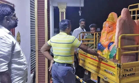 ஆற்றூர் அருகே சிவசேனா கட்சி தலைவர் வீட்டில் இருந்து விநாயகர் சிலைகள் பறிமுதல்