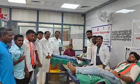 ரத்ததான முகாமை புதுவை பா.ஜனதா மாநில தலைவர் சாமிநாதன் தொடங்கி வைத்தார்.