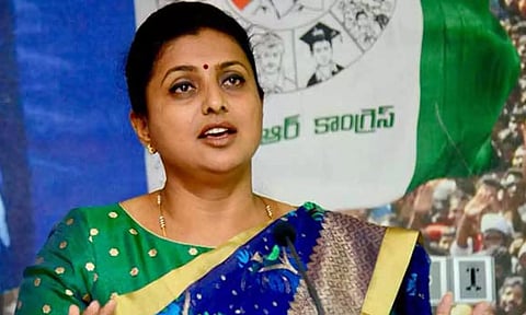 பவன் கல்யாண் பிறருக்காக வேலை செய்யும் பேக்கேஜ் ஸ்டார்- அமைச்சர் ரோஜா தாக்கு