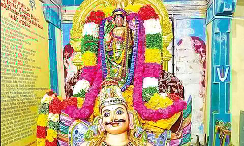 பவித்திர உற்சவத்தை முன்னிட்டு கருட வாகனத்தில் மாதவப் பெருமாள்